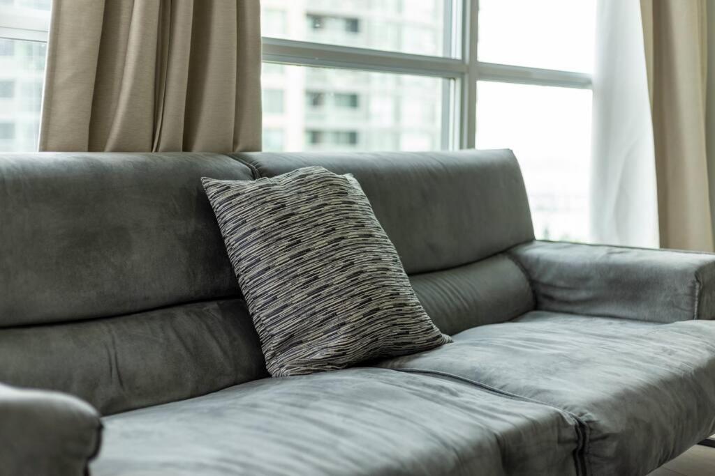 2 Bedroom Waterfront Condo Downtown W/ Free Parking Toronto Luaran gambar