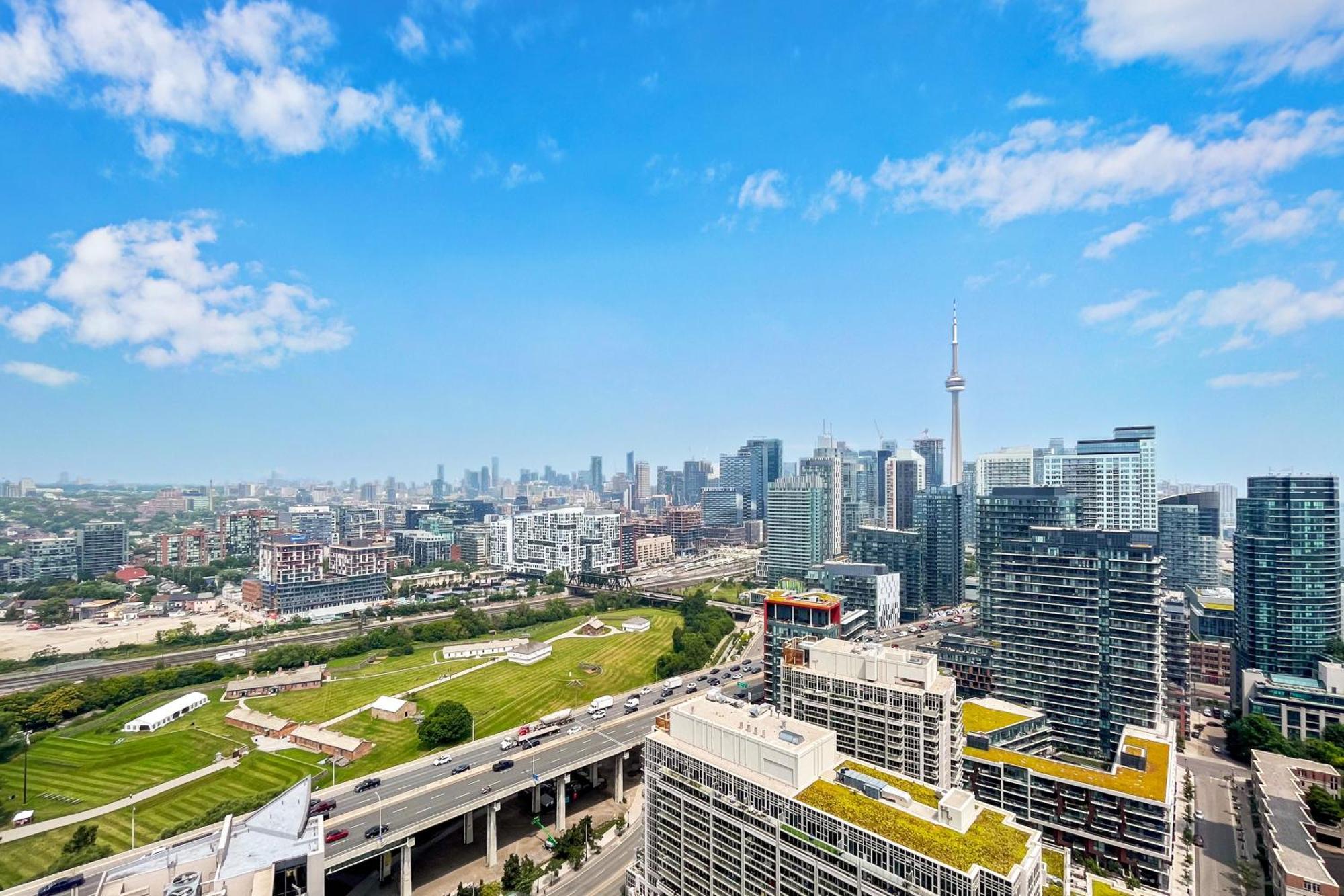 2 Bedroom Waterfront Condo Downtown W/ Free Parking Toronto Luaran gambar