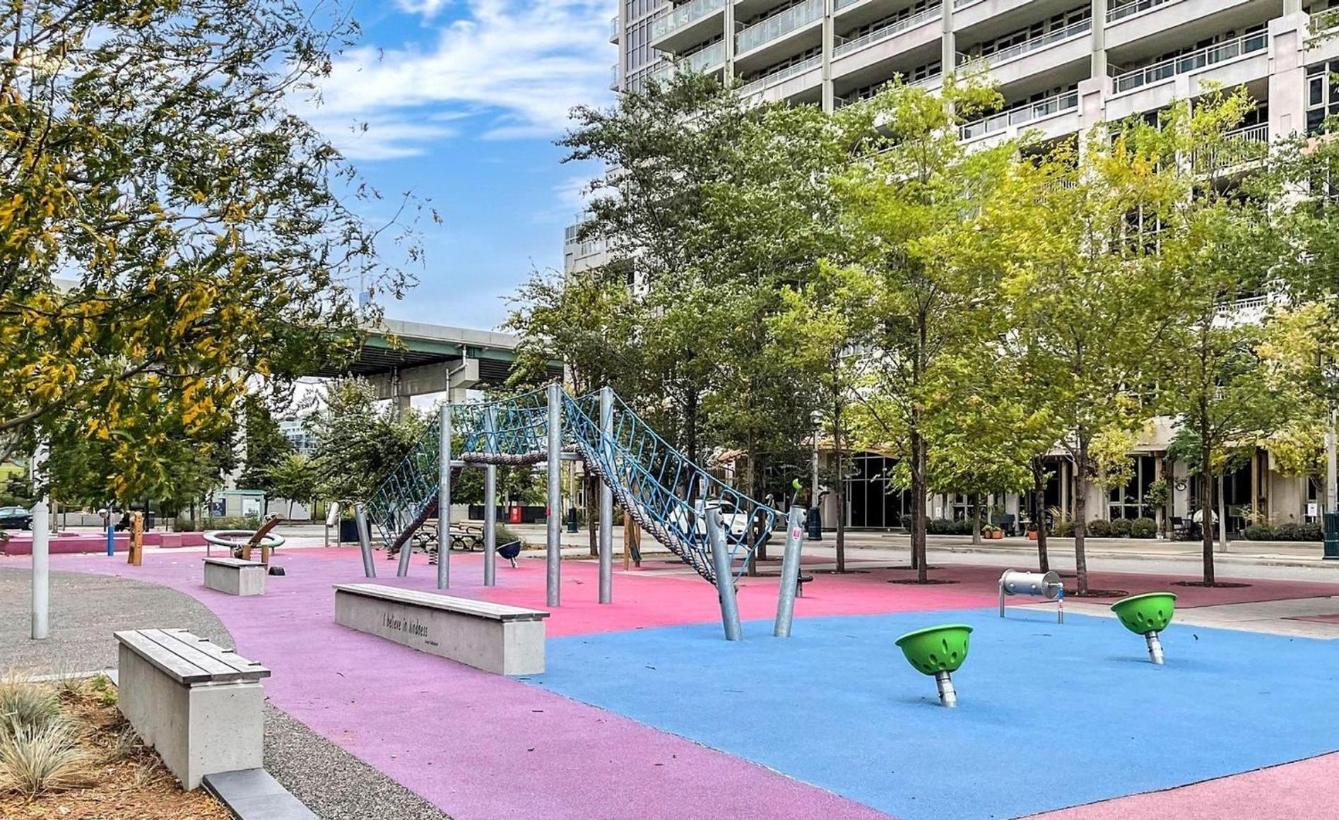 2 Bedroom Waterfront Condo Downtown W/ Free Parking Toronto Luaran gambar
