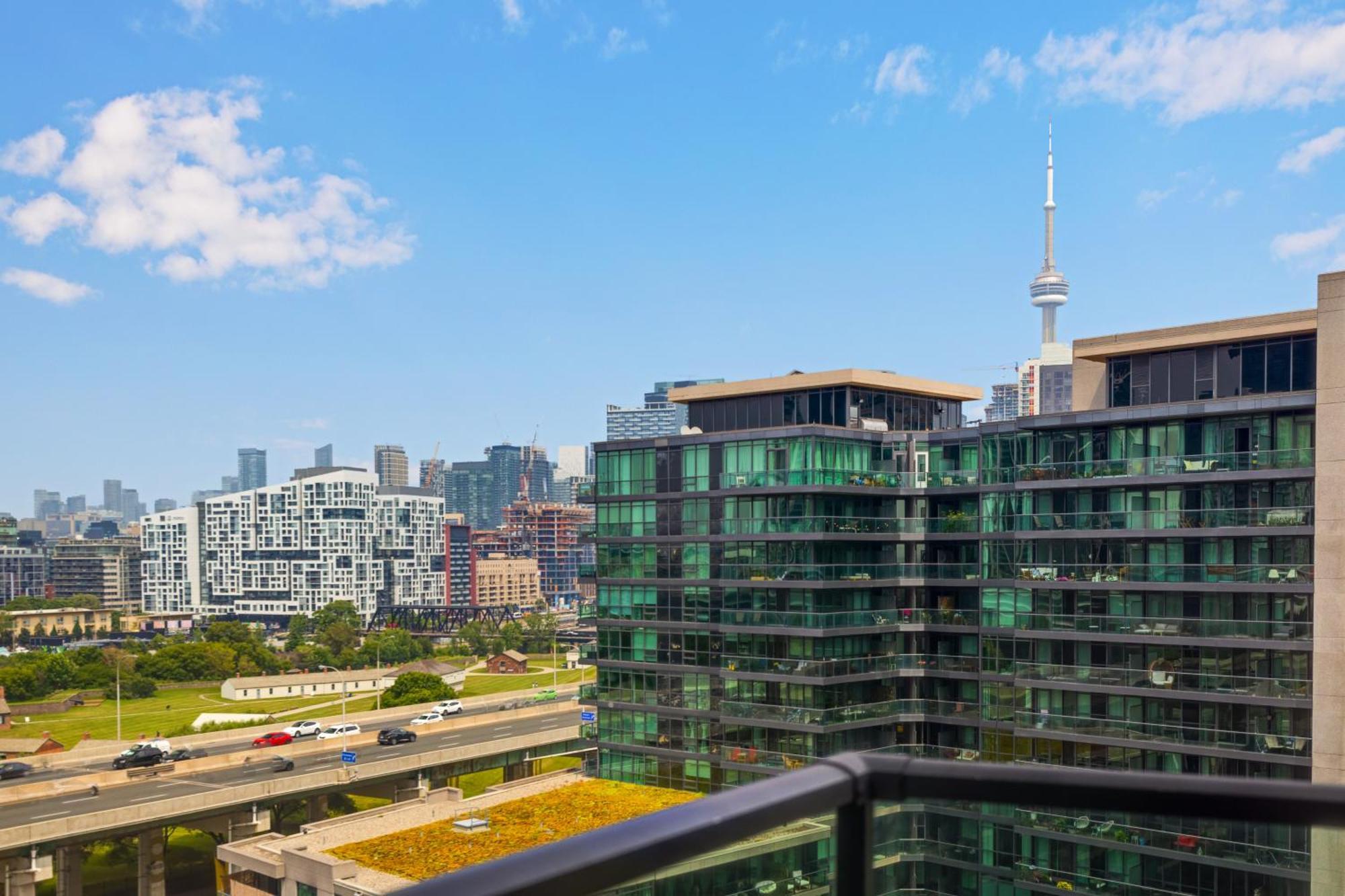 2 Bedroom Waterfront Condo Downtown W/ Free Parking Toronto Luaran gambar
